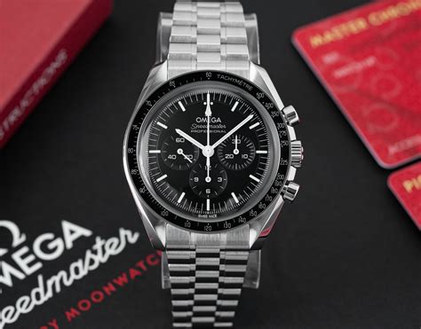 omega speedmaster moonwatch vs rolex daytona|rolex speedmaster 00 57 professional.